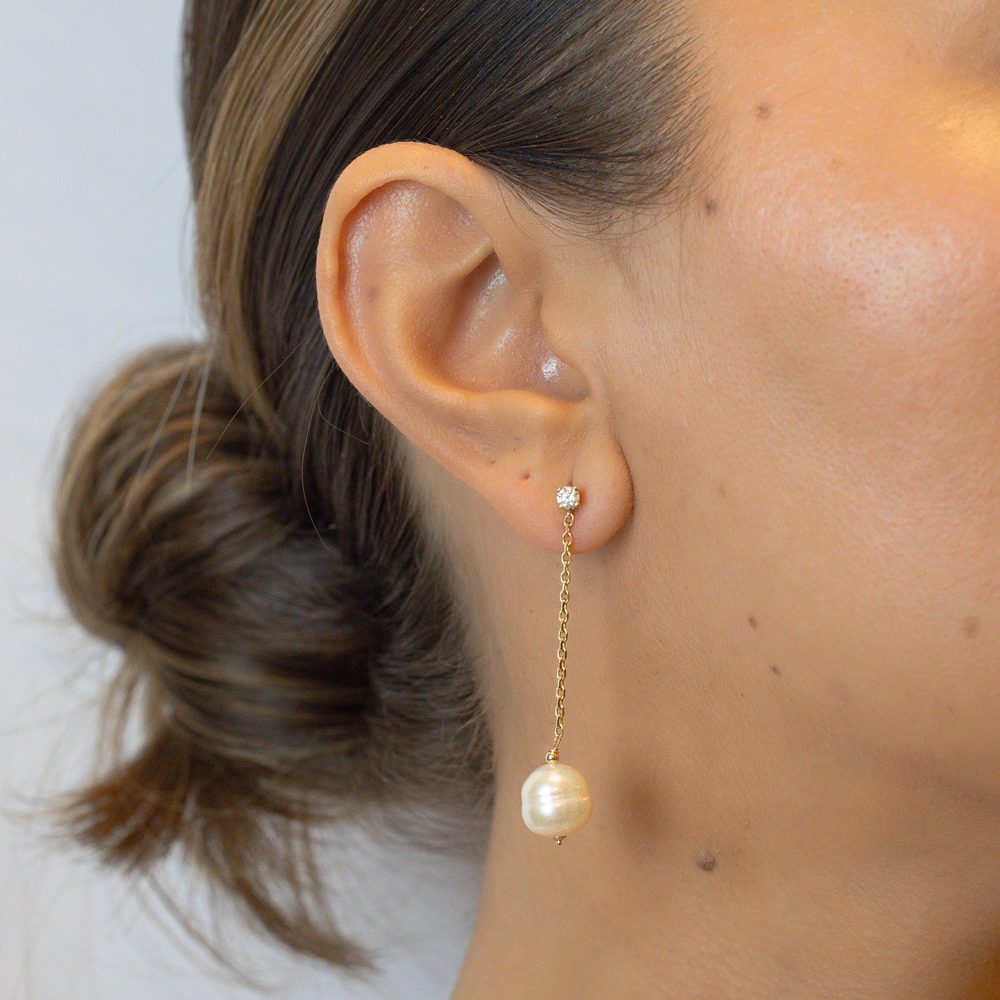 Laura - Pearl on Chain Earring w/ Diamond Stud